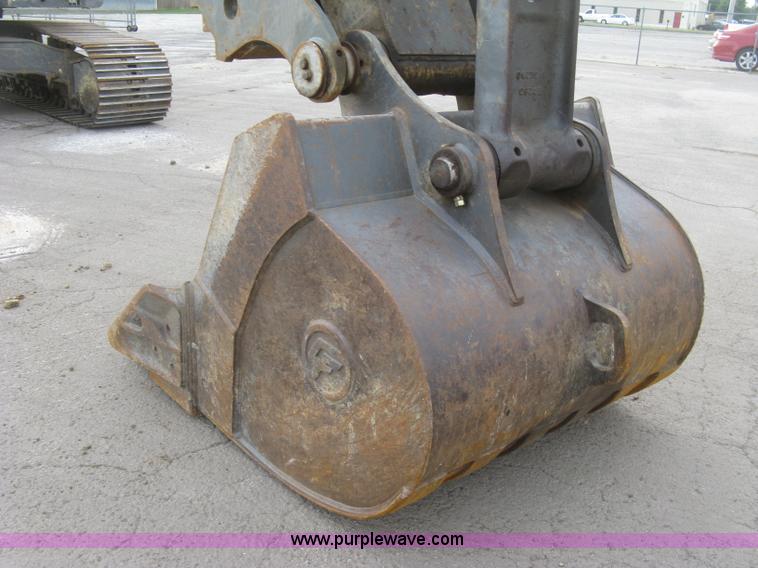 image for item E7957 2004 Volvo EC290B LC excavator