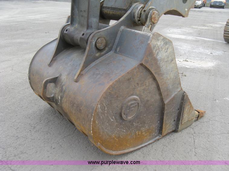 image for item E7957 2004 Volvo EC290B LC excavator