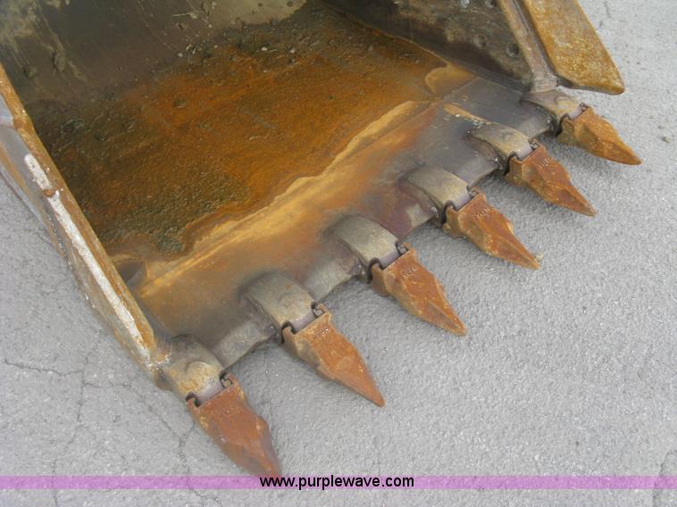 image for item E7957 2004 Volvo EC290B LC excavator