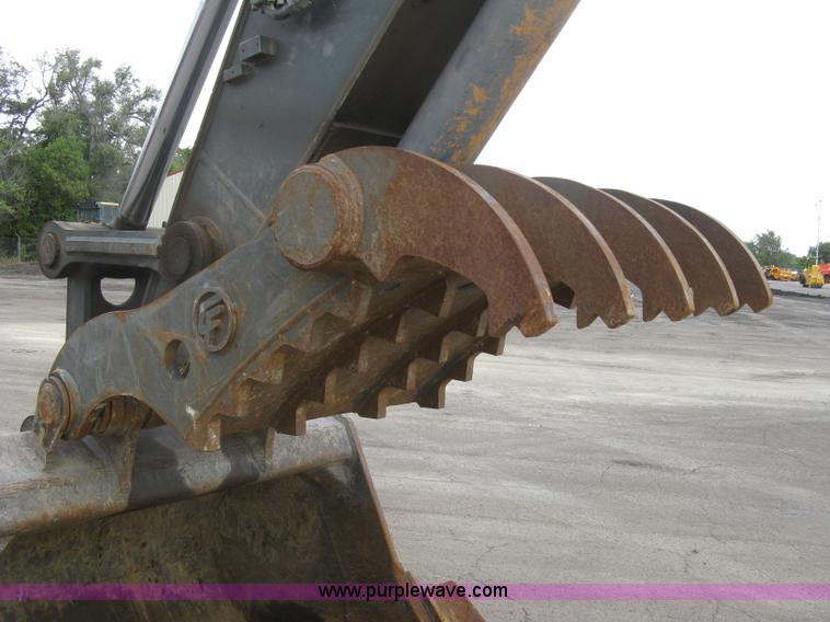 image for item E7957 2004 Volvo EC290B LC excavator