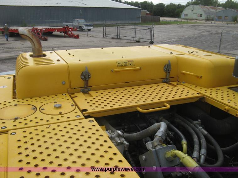 image for item E7957 2004 Volvo EC290B LC excavator