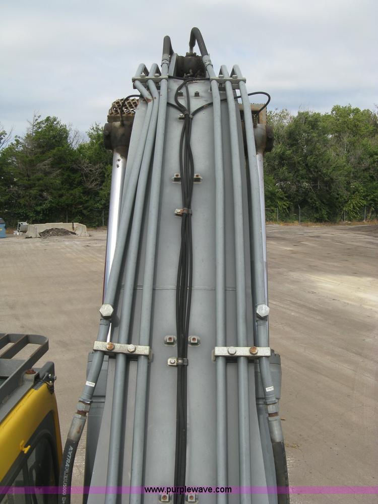 image for item E7957 2004 Volvo EC290B LC excavator