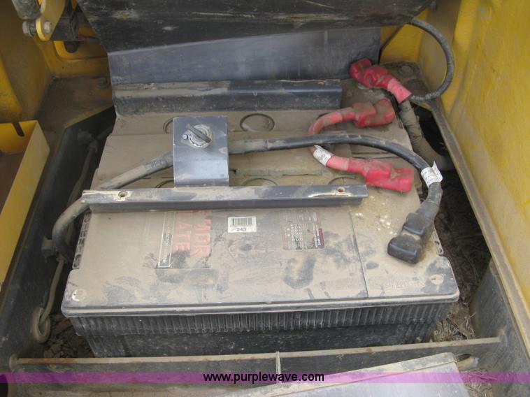 image for item E7957 2004 Volvo EC290B LC excavator