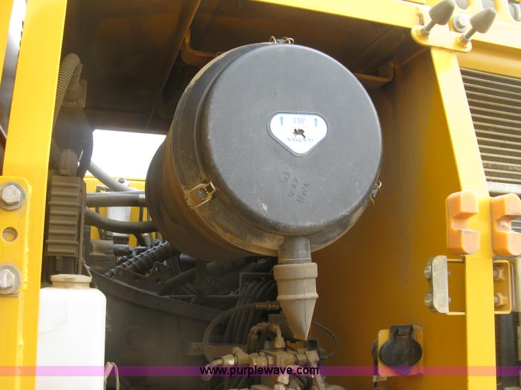 image for item E7957 2004 Volvo EC290B LC excavator