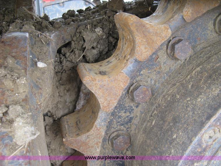 image for item E7957 2004 Volvo EC290B LC excavator