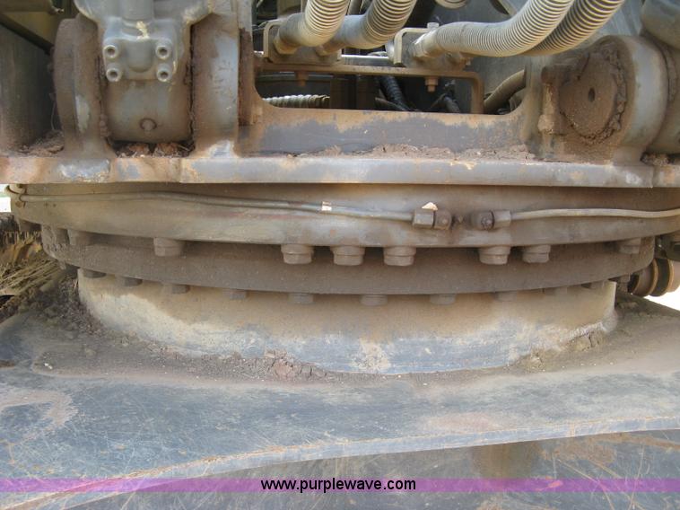 image for item E7957 2004 Volvo EC290B LC excavator