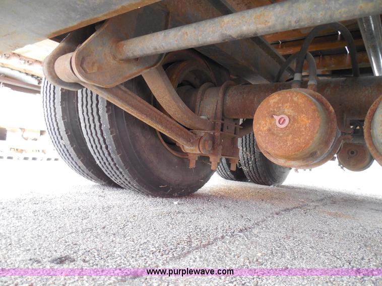 image for item E7958 1998 Landoll 345-31 tilt deck equipment trailer