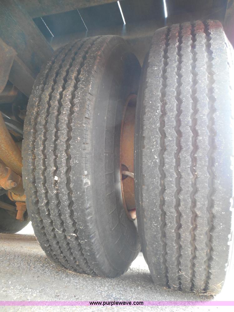 image for item E7958 1998 Landoll 345-31 tilt deck equipment trailer