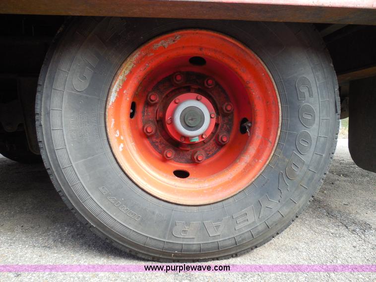 image for item E7958 1998 Landoll 345-31 tilt deck equipment trailer