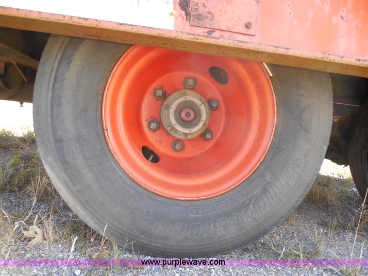 image for item E7960 1996 Landoll 345-31 tilt deck equipment trailer