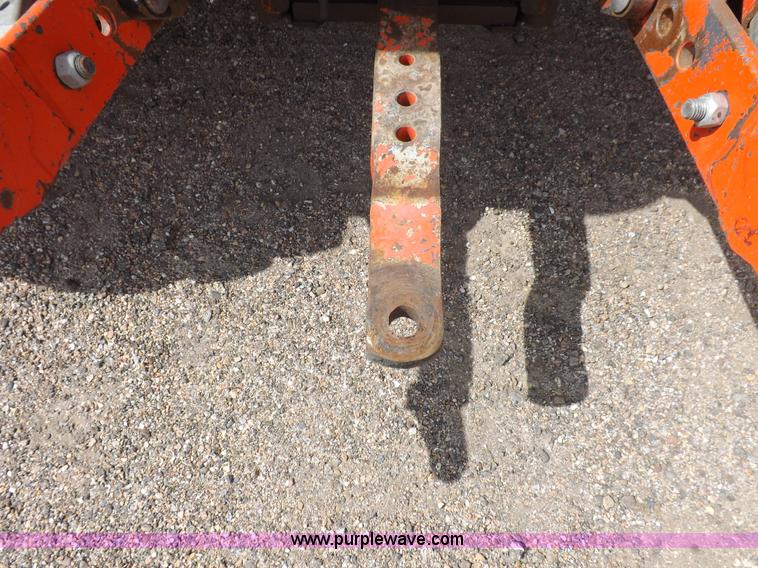 image for item H9104 2000 New Holland TS100 tractor