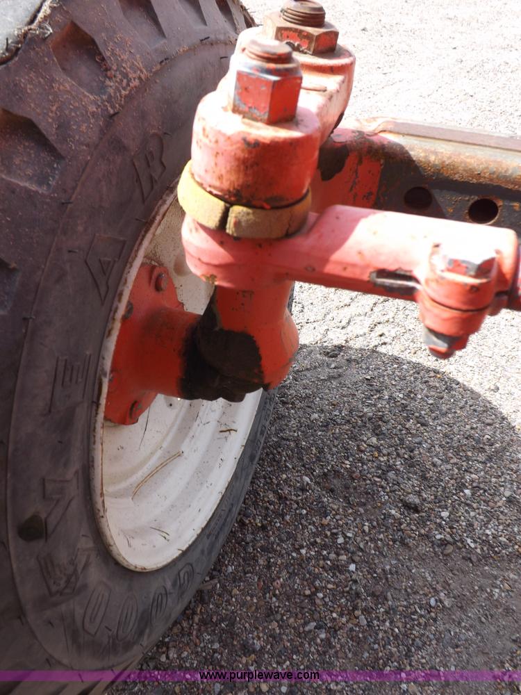 image for item H9104 2000 New Holland TS100 tractor