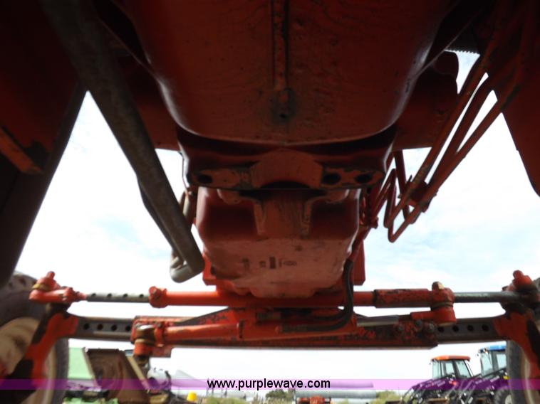 image for item H9104 2000 New Holland TS100 tractor