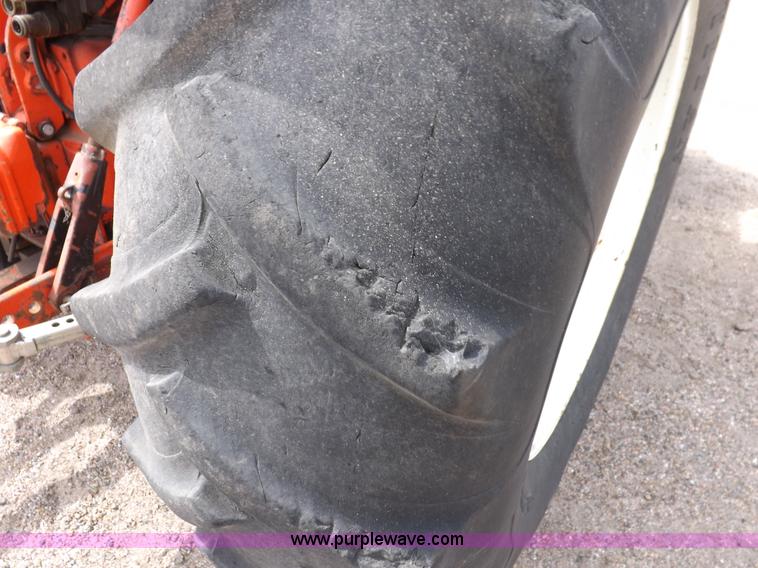 image for item H9104 2000 New Holland TS100 tractor