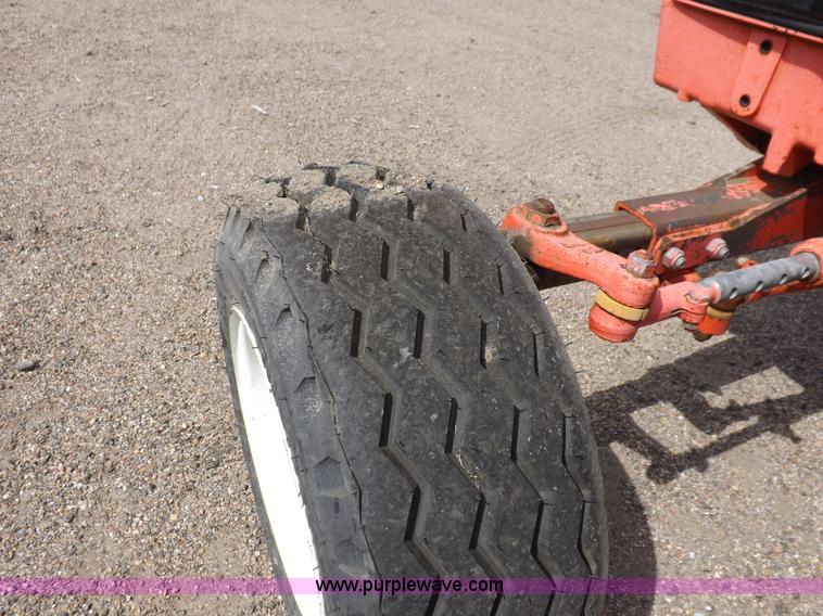 image for item H9104 2000 New Holland TS100 tractor