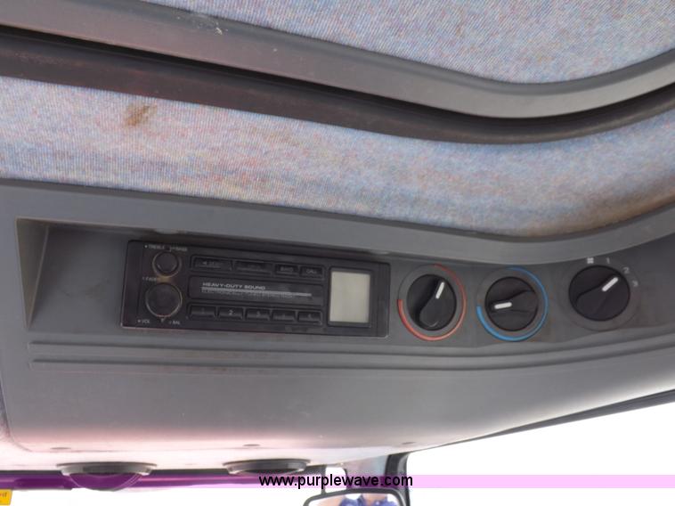 image for item H9105 1997 New Holland 7740SL MFWD tractor