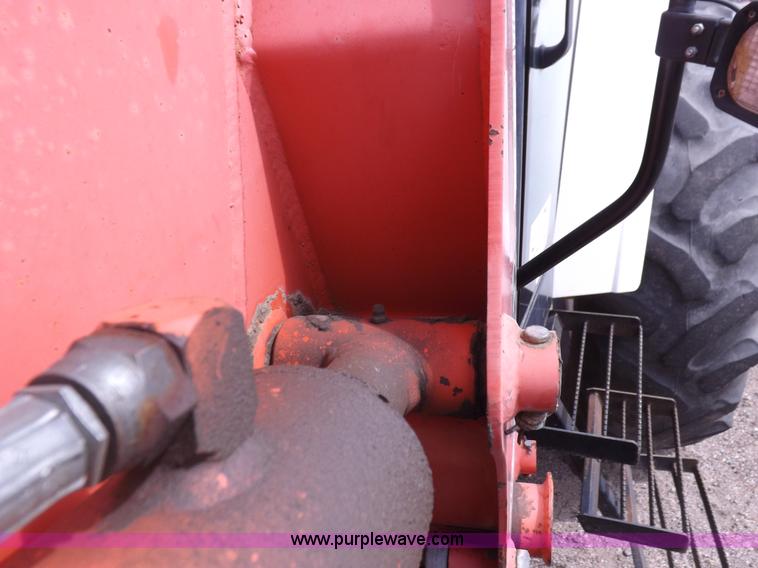 image for item H9105 1997 New Holland 7740SL MFWD tractor