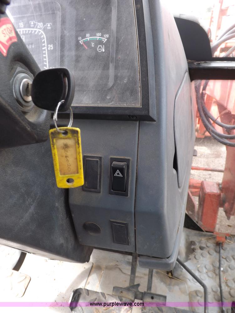 image for item H9109 1998 New Holland 7740SL MFWD tractor