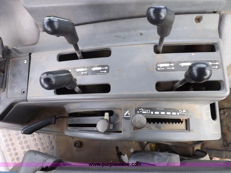 image for item H9109 1998 New Holland 7740SL MFWD tractor