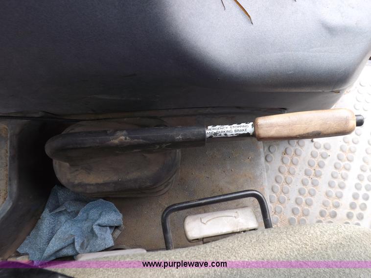 image for item H9109 1998 New Holland 7740SL MFWD tractor