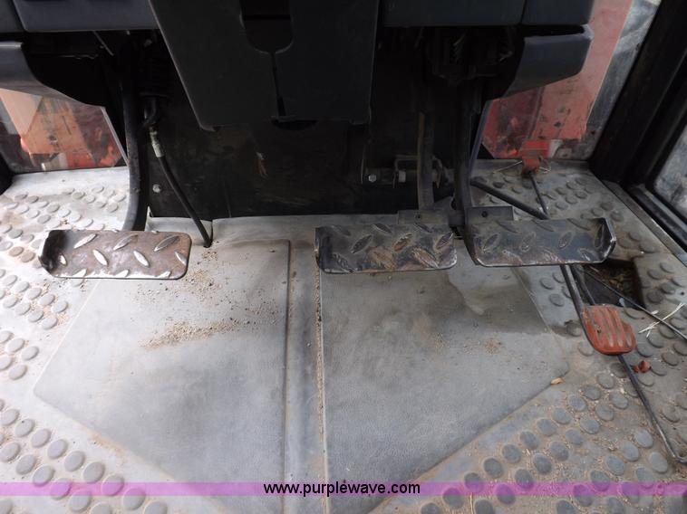 image for item H9109 1998 New Holland 7740SL MFWD tractor