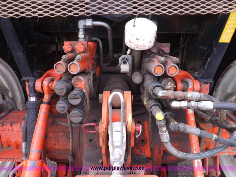 image for item H9109 1998 New Holland 7740SL MFWD tractor