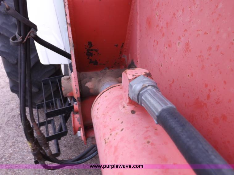 image for item H9109 1998 New Holland 7740SL MFWD tractor