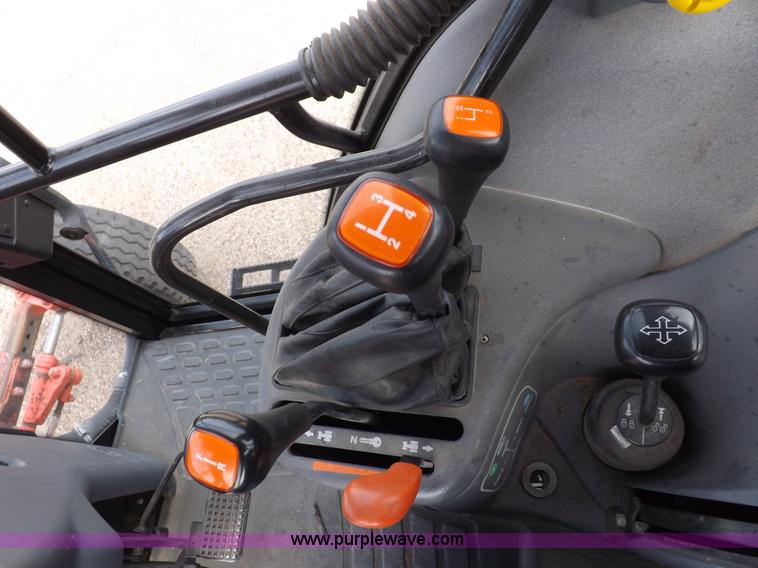 image for item H9110 2000 New Holland TS100 tractor