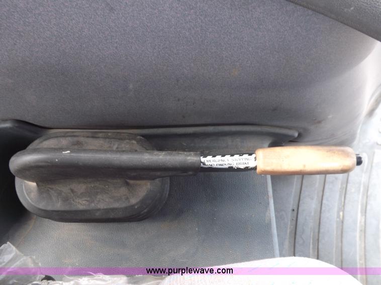 image for item H9110 2000 New Holland TS100 tractor