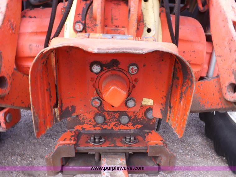 image for item H9110 2000 New Holland TS100 tractor