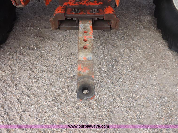 image for item H9110 2000 New Holland TS100 tractor