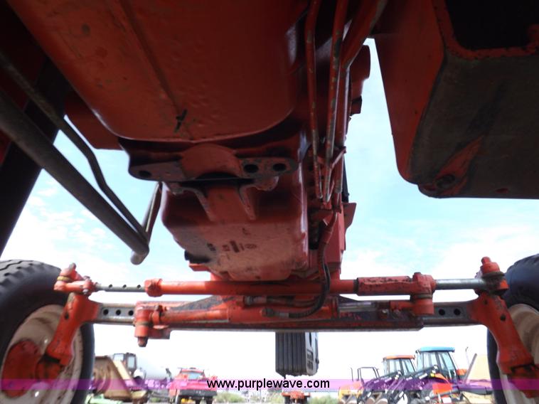 image for item H9110 2000 New Holland TS100 tractor