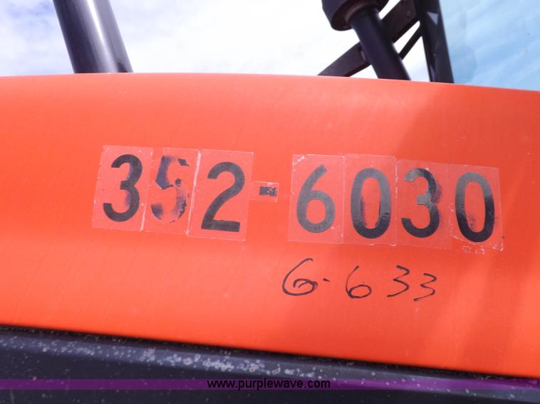 image for item H9110 2000 New Holland TS100 tractor