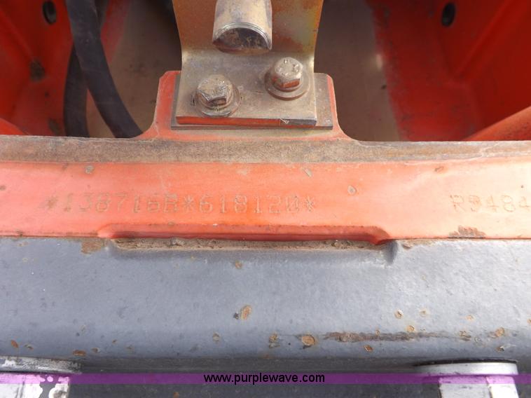 image for item H9110 2000 New Holland TS100 tractor