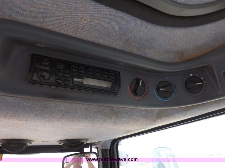 image for item H9111 1999 New Holland TS100 tractor