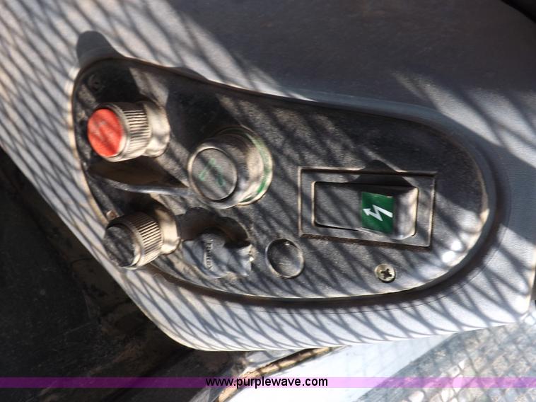 image for item H9111 1999 New Holland TS100 tractor