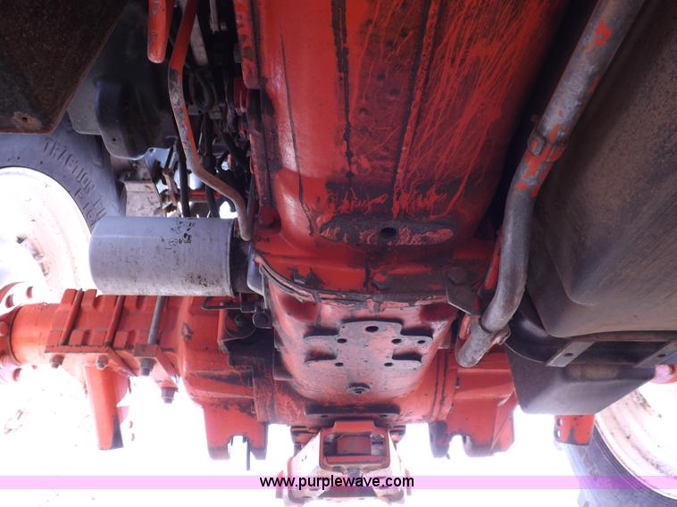 image for item H9111 1999 New Holland TS100 tractor