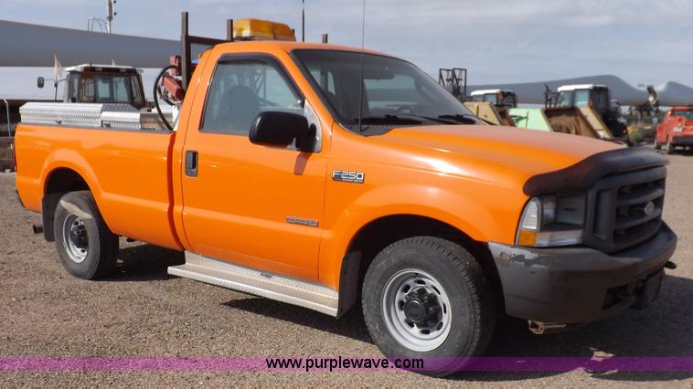 image for item H9114 2003 Ford F250 Super Duty XL pickup truck