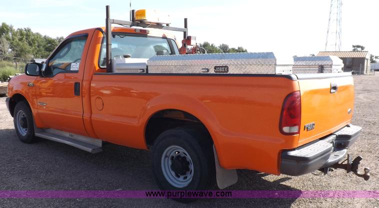 image for item H9114 2003 Ford F250 Super Duty XL pickup truck