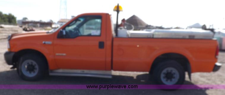 image for item H9114 2003 Ford F250 Super Duty XL pickup truck