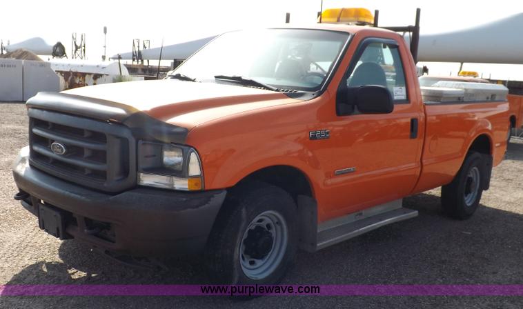 image for item H9114 2003 Ford F250 Super Duty XL pickup truck