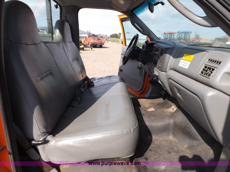 image for item H9114 2003 Ford F250 Super Duty XL pickup truck