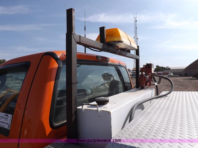 image for item H9114 2003 Ford F250 Super Duty XL pickup truck