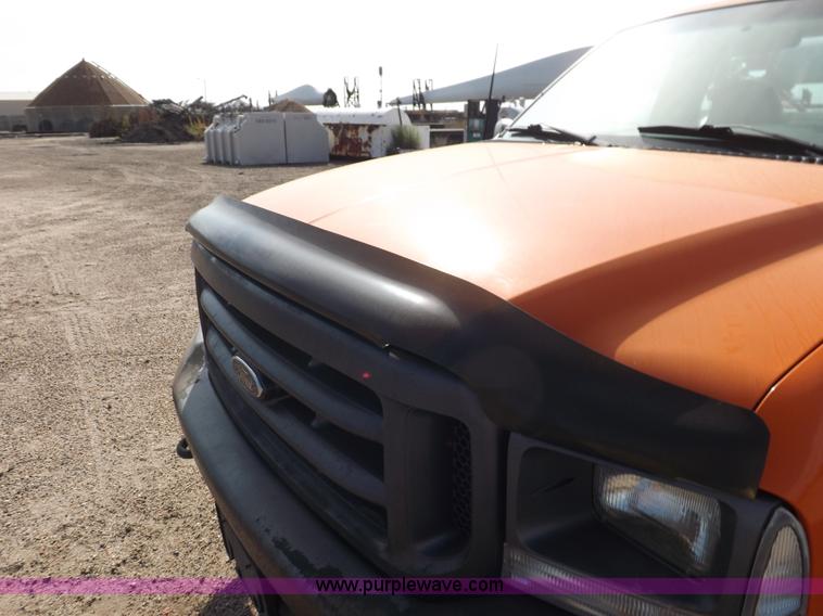 image for item H9114 2003 Ford F250 Super Duty XL pickup truck