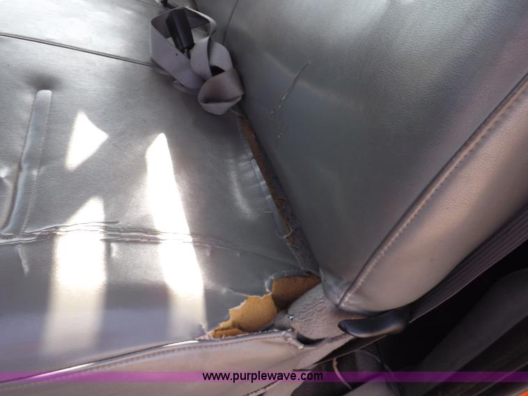 image for item H9114 2003 Ford F250 Super Duty XL pickup truck