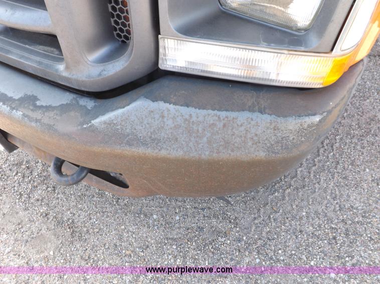 image for item H9114 2003 Ford F250 Super Duty XL pickup truck