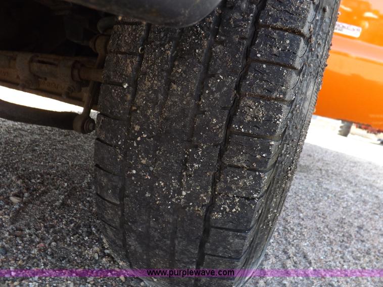 image for item H9114 2003 Ford F250 Super Duty XL pickup truck