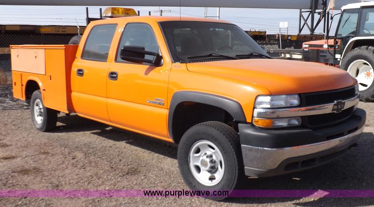 image for item H9115 2002 Chevrolet Silverado 2500HD utility truck