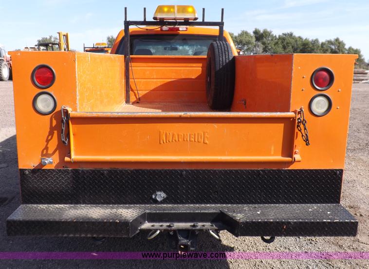 image for item H9115 2002 Chevrolet Silverado 2500HD utility truck