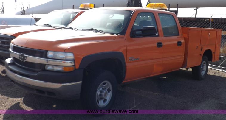 image for item H9115 2002 Chevrolet Silverado 2500HD utility truck